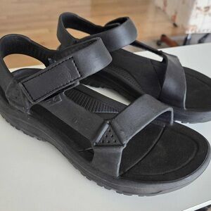 Women's Teva Hurricane Drift Sandals,‎ black, size 9, worn twice